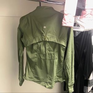 Lululemon define jacket size 4 very elastic